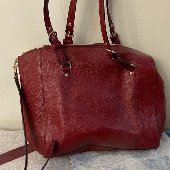 Barely used Coach purse. Super good condition! Used it only a handful of times. - Picture 2 of 5